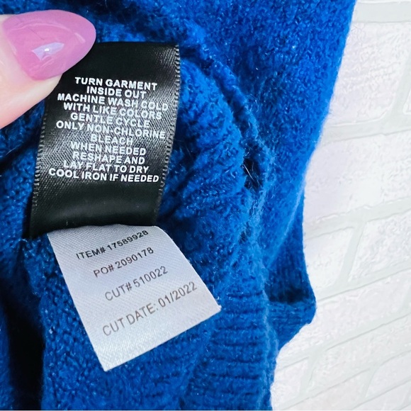 Torrid Vegan Cashmere Pullover Short Sleeve Sweater in Navy Stripe Size 3 - Picture 10 of 10